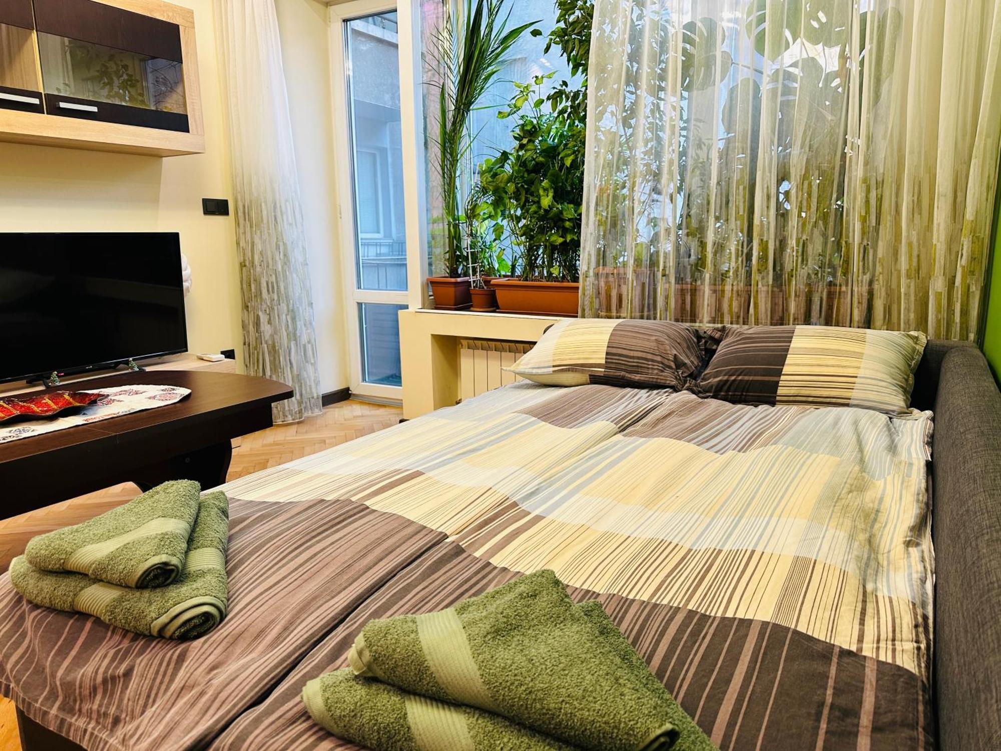 Luxury Oasis In Absolute Center Of Sofia Lägenhet Exteriör bild